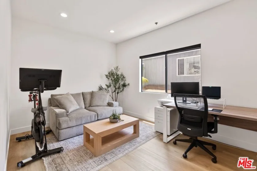 10620 Eastborne Avenue #102 photo 23