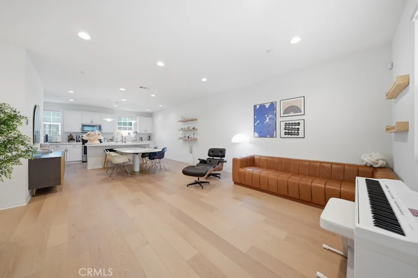 6931 Magnolia photo 1