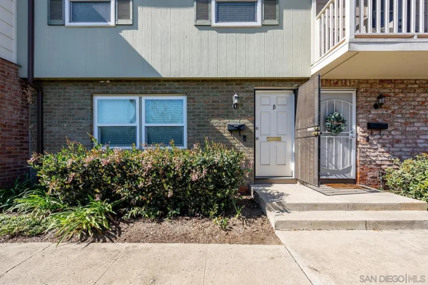 8022 Winter Gardens Boulevard #B photo 1