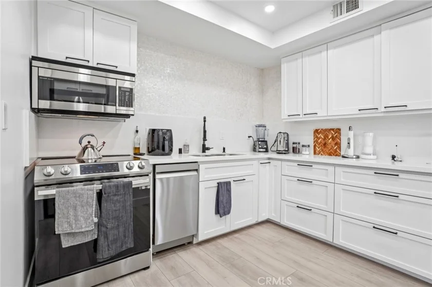 969 Hilgard Avenue #907 photo 31