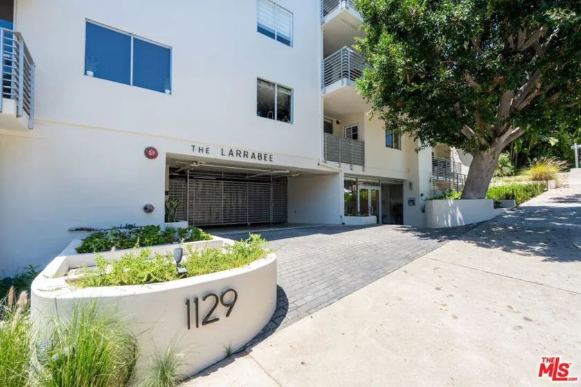 1129 Larrabee Street #8 photo 32
