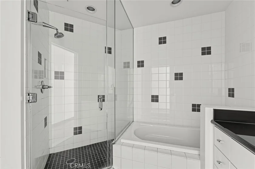 1100 Wilshire Boulevard #2207 photo 28
