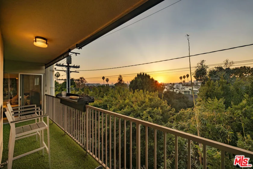 949 N Kings Road #314 photo 1