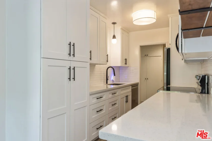 1955 Tamarind Avenue #2 photo 5