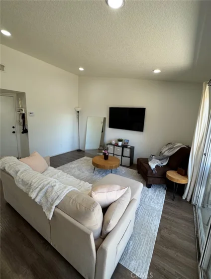 2548 Avenida Del Vista #T 202 photo 2