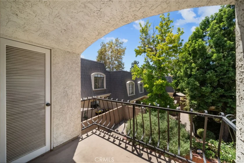 612 Wilcox photo 17