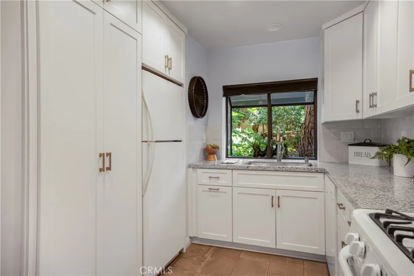 1054 Seco Street #106 photo 11