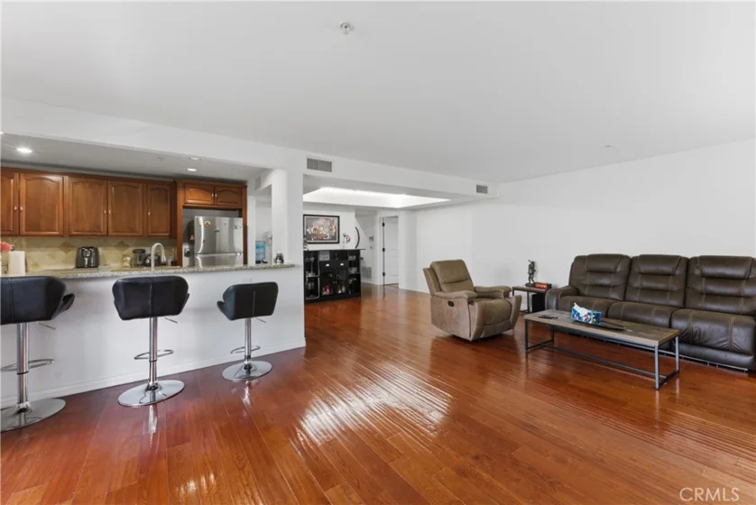 4733 Elmwood Avenue #203 photo 47