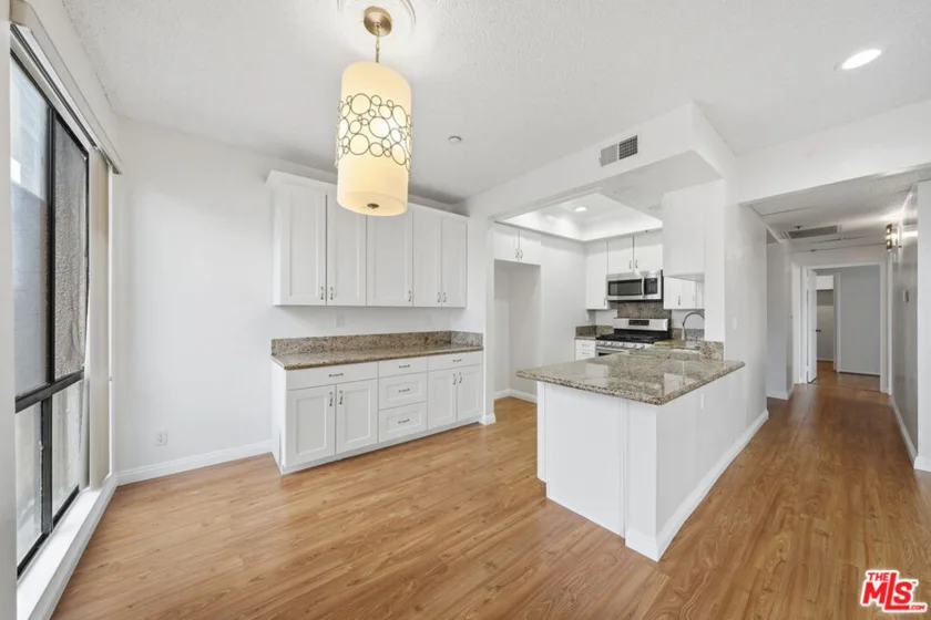 533 S St Andrews Place #313 photo 7