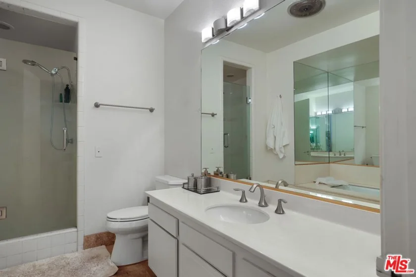 4949 Genesta Avenue #111 photo 7