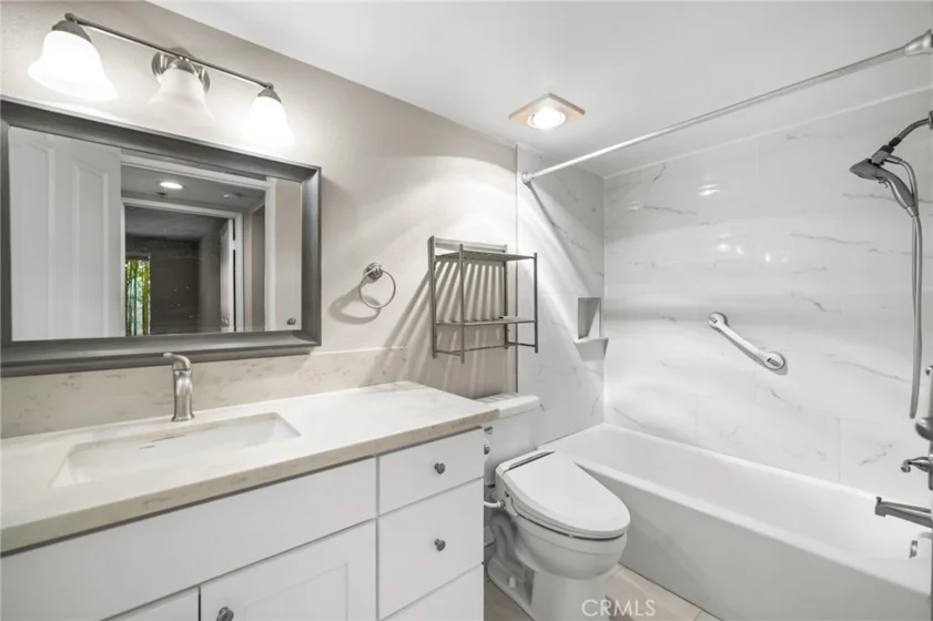 4501 Cedros #220 photo 15