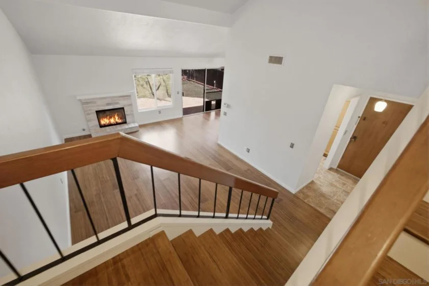1612 Bridgeview Drive photo 6