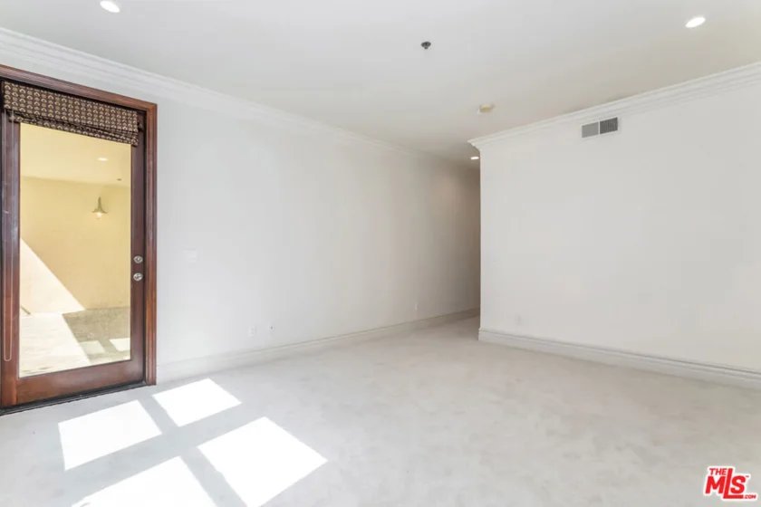 10364 Almayo Avenue #103 photo 8
