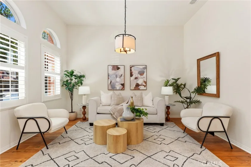 31 Roycroft photo 6