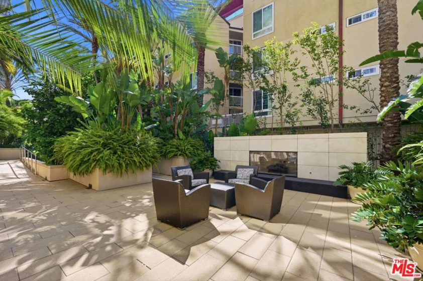 10800 Wilshire Boulevard #403 photo 53