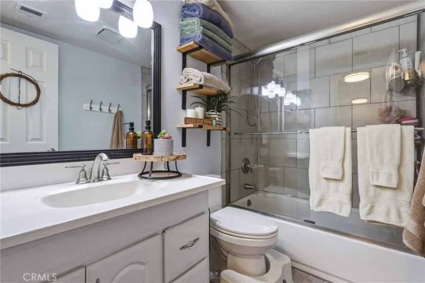8927 Cedros #14 photo 13