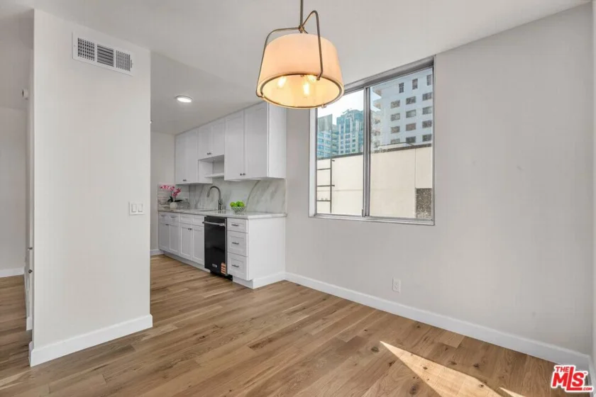 10751 Wilshire Boulevard #909 photo 18