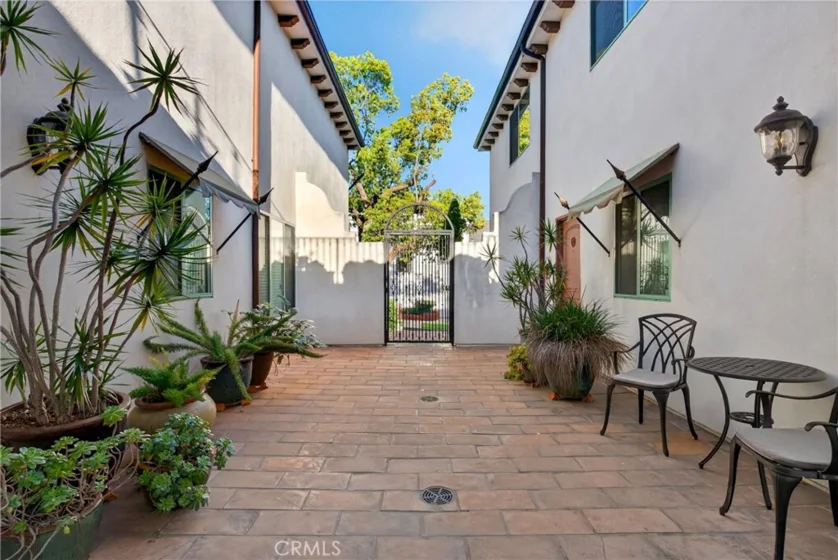 4301 Los Feliz #12 photo 46