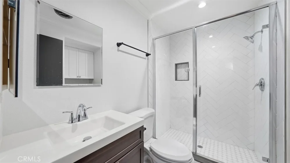 1940 N Highland #17 photo 8