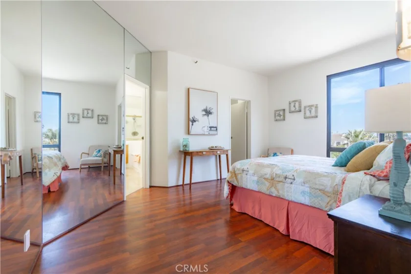 1310 E Ocean #401 photo 25