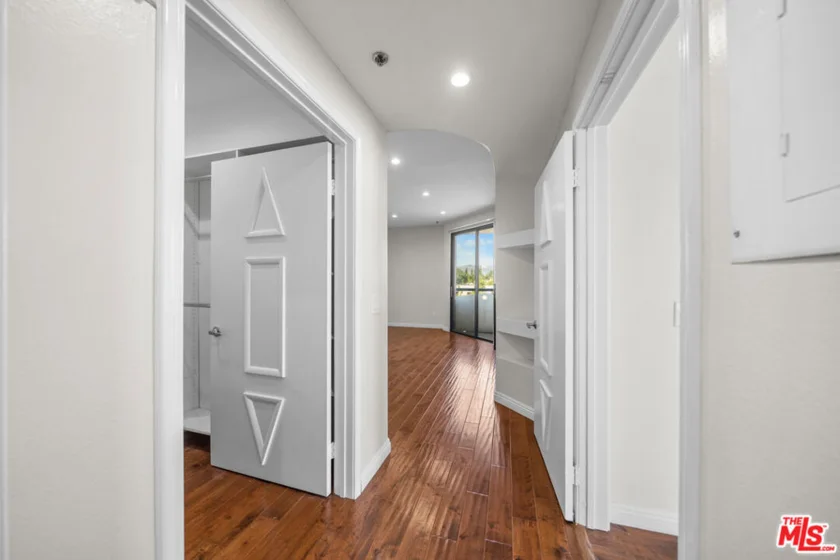 326 Westminster Avenue #404 photo 15