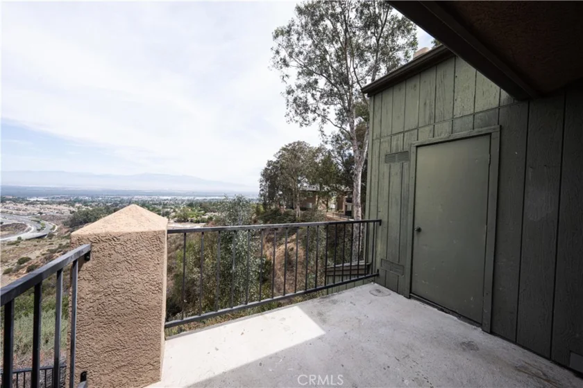 2568 Avenida Del #201 photo 16