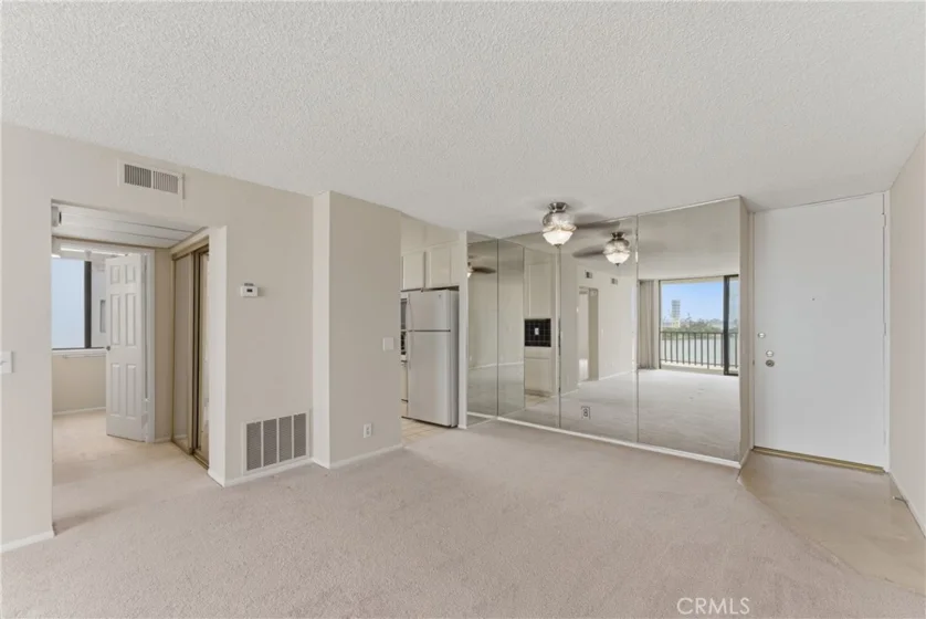 1140 E Ocean photo 38
