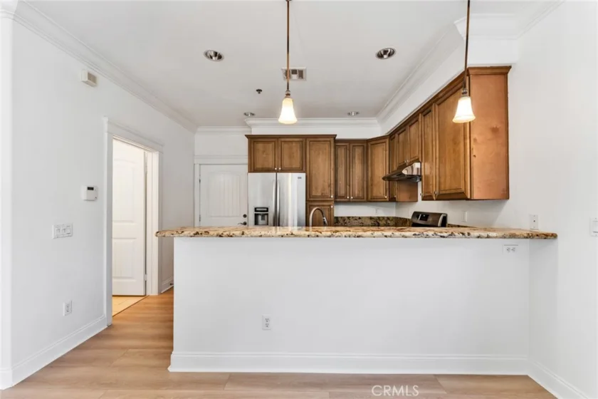 1590 Locust photo 12