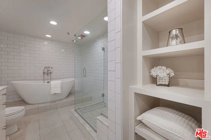 10445 Wilshire Boulevard #1402 photo 25