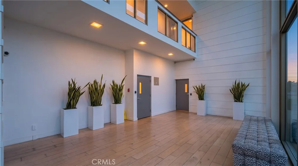 1140 E Ocean photo 23