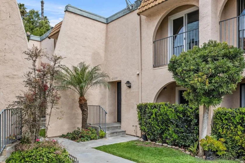 2138 Oceanside Boulevard photo 1