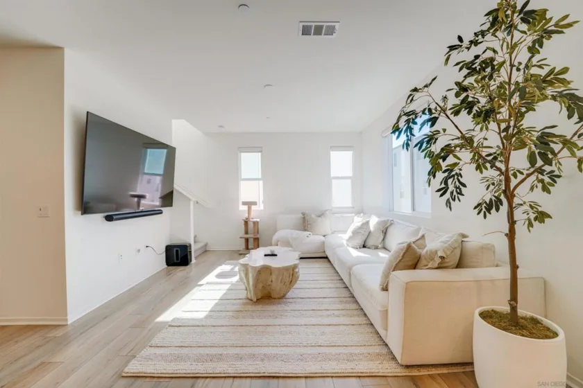 5464 Seacliff Place #21 photo 1