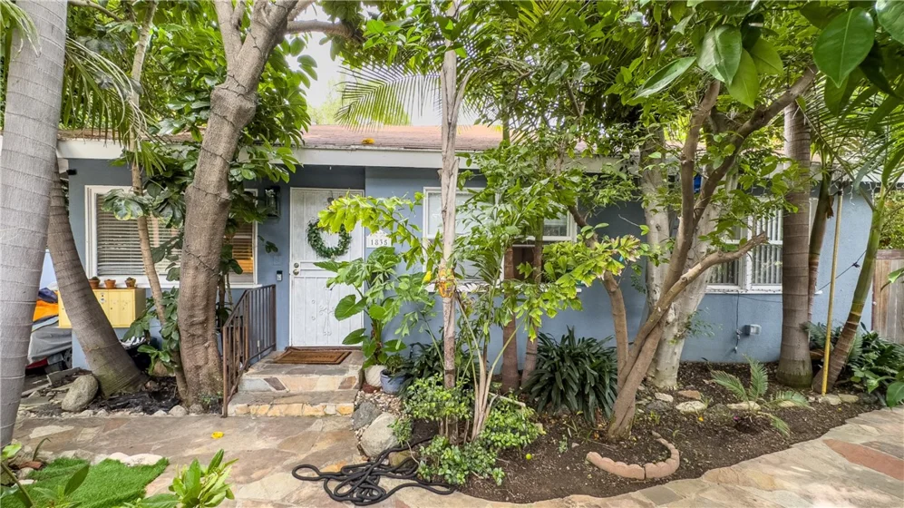 1837 Beloit Avenue photo 44