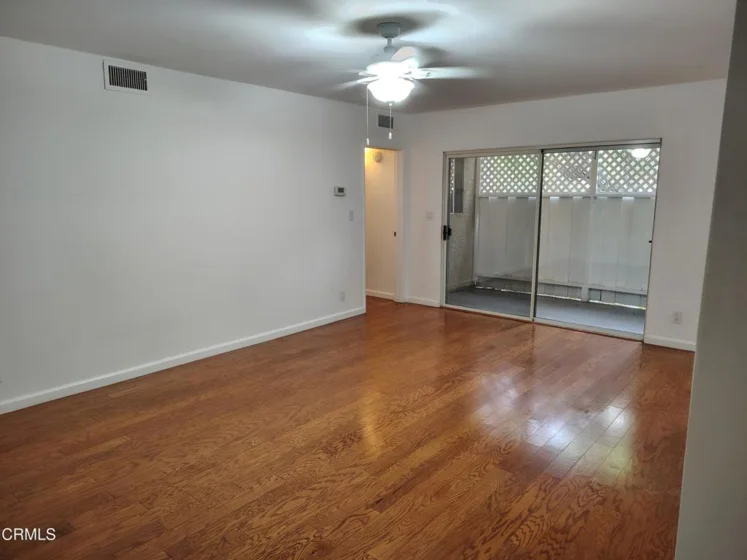 18307 Burbank #51 photo 3
