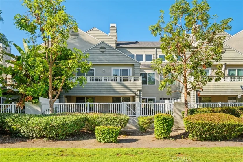 36 Rainwood photo 1