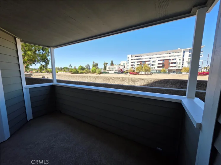 6545 Reseda photo 21