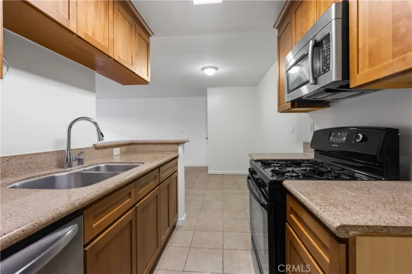 20327 Saticoy Street #102 photo 6