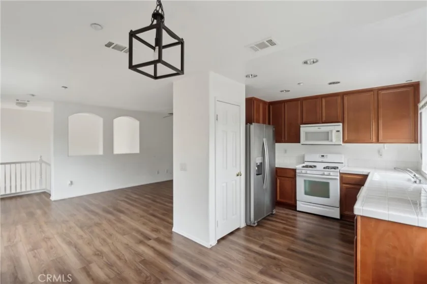 25866 Iris Avenue #A photo 1