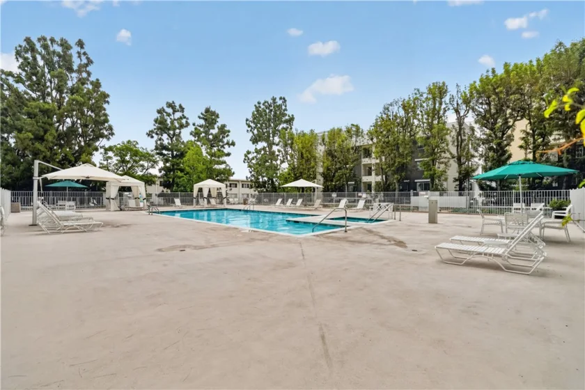 100 S Doheny Drive #1105 photo 29