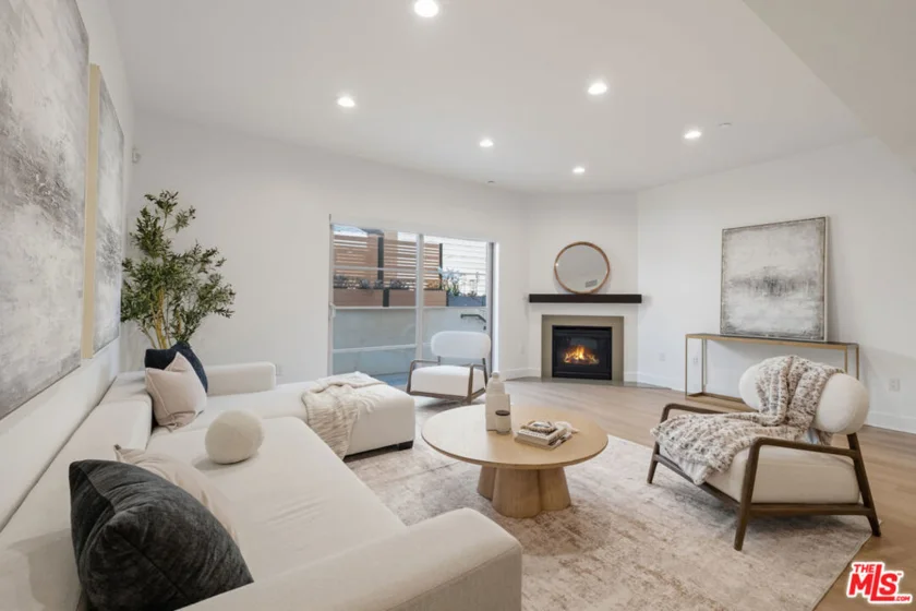 1744 Granville Avenue #105 photo 1