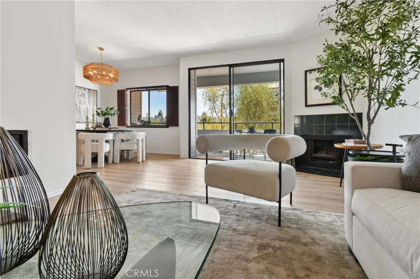 13331 Moorpark #223 photo 5