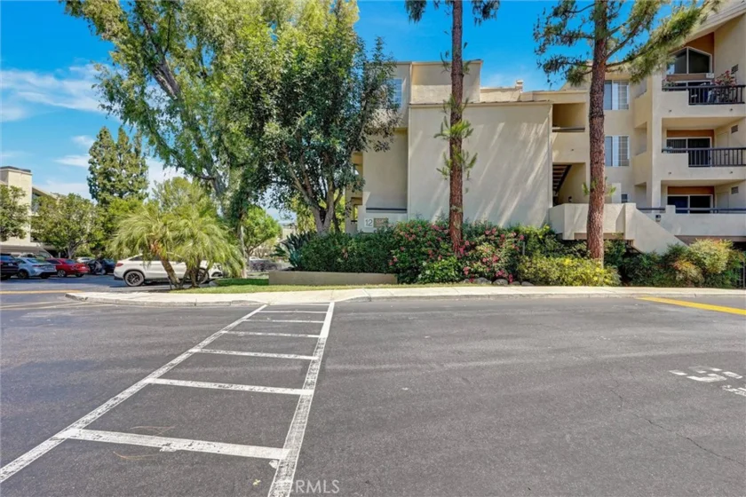 5545 Canoga Avenue #220 photo 37