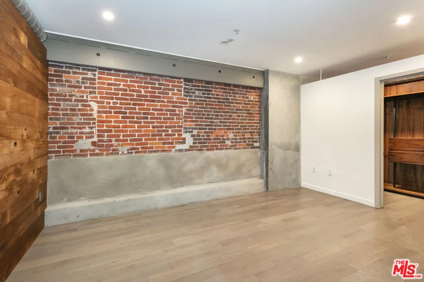 527 Molino Street #202 photo 14