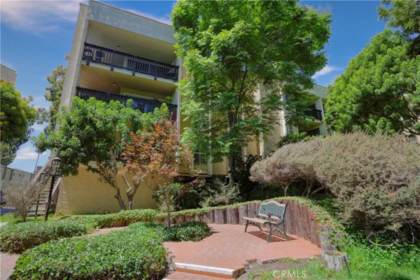 7203 Raintree Circle photo 1