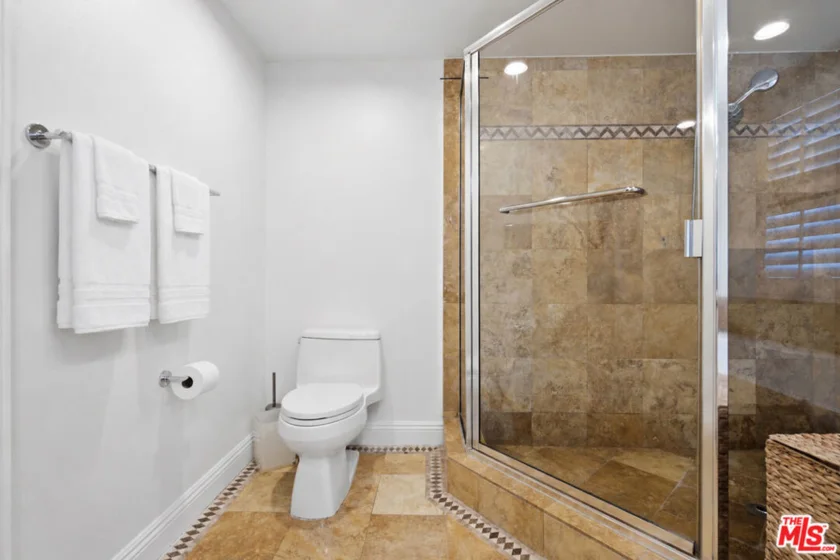 11908 Darlington Avenue #203 photo 8