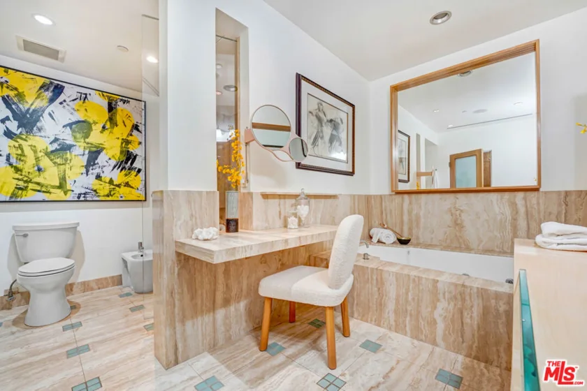 10724 Wilshire Boulevard #1607 photo 17