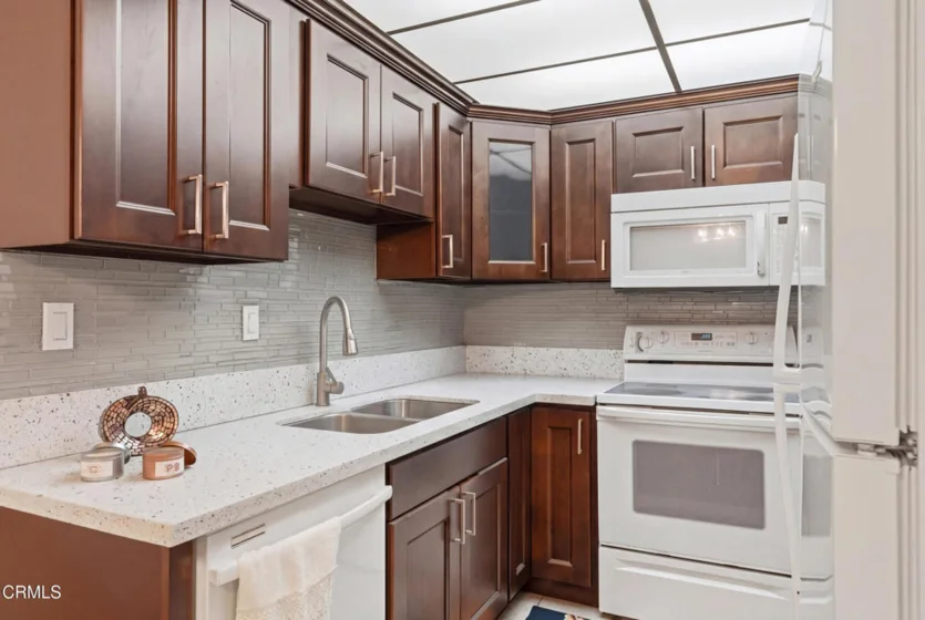 1015 N Michillinda Avenue #304 photo 15