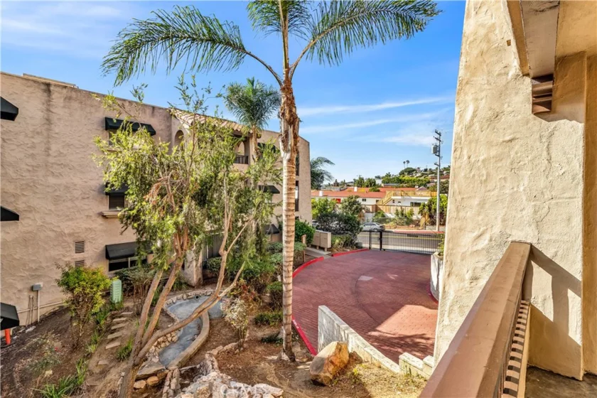 2514 Clairemont #107 photo 26