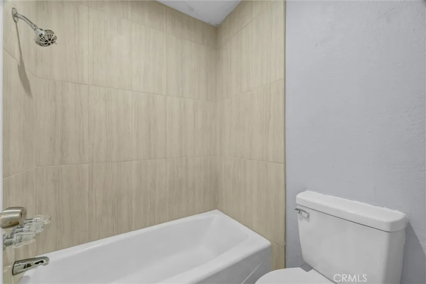 2207 Apricot photo 23