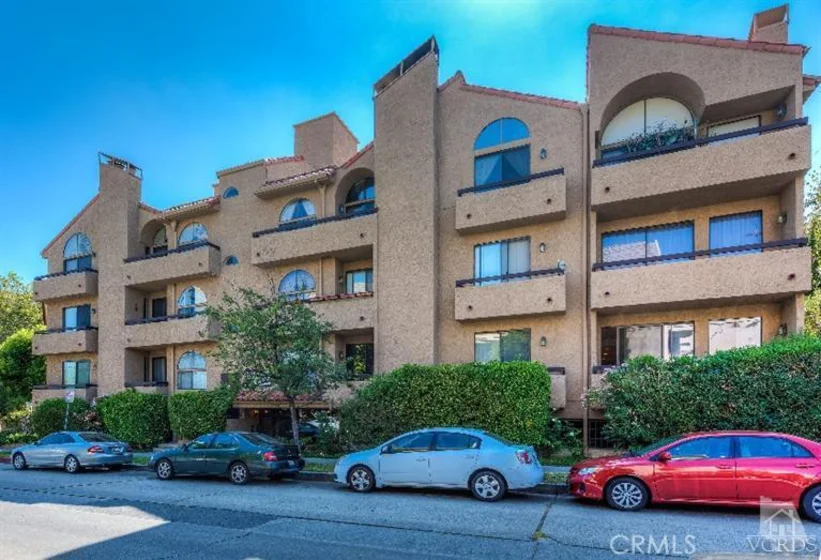 14572 Dickens Street #104 photo 1